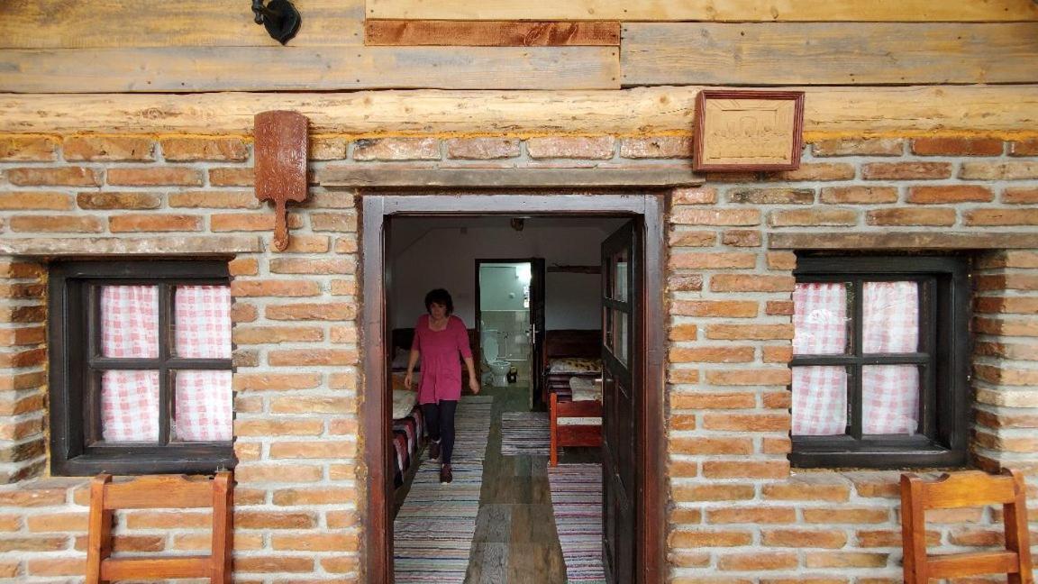 Casa Rustic Feher & Fekete Vendeghazak سوفاتا المظهر الخارجي الصورة