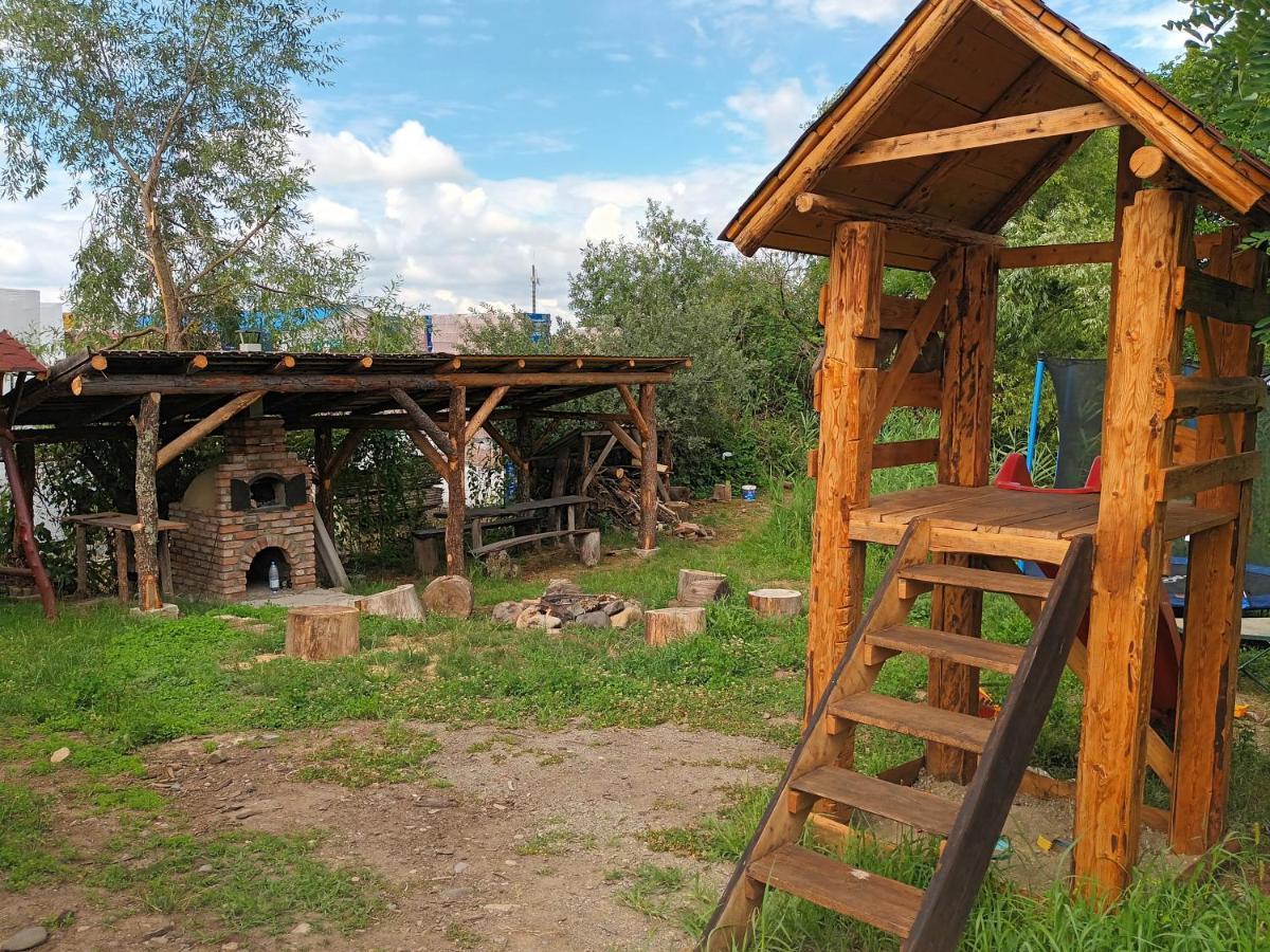 Casa Rustic Feher & Fekete Vendeghazak سوفاتا المظهر الخارجي الصورة