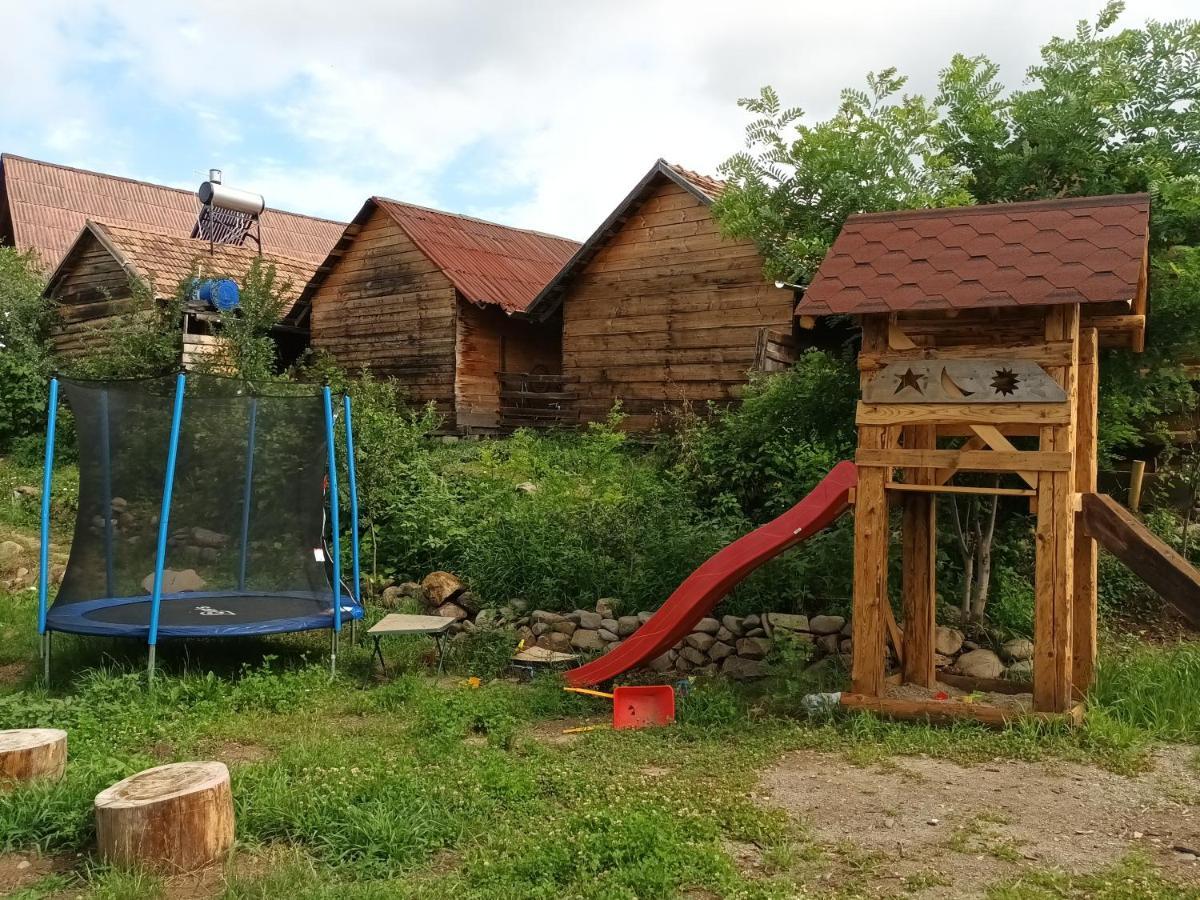 Casa Rustic Feher & Fekete Vendeghazak سوفاتا المظهر الخارجي الصورة