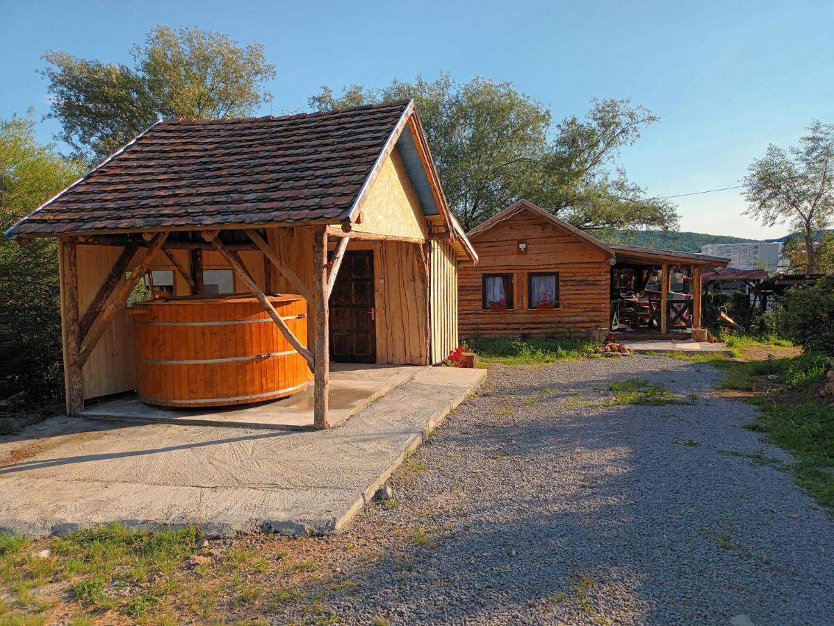Casa Rustic Feher & Fekete Vendeghazak سوفاتا المظهر الخارجي الصورة